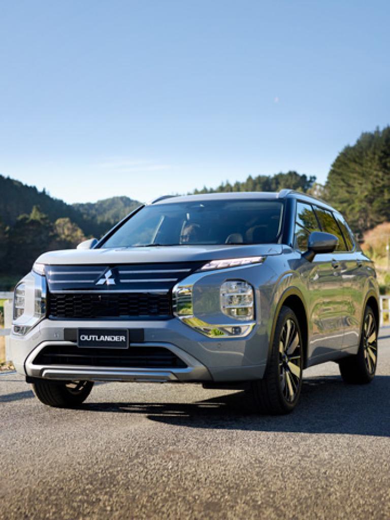 Outlander Petrol 2WD LS